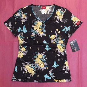 Dickies Butterflies Floral Scrub Top Small NWT